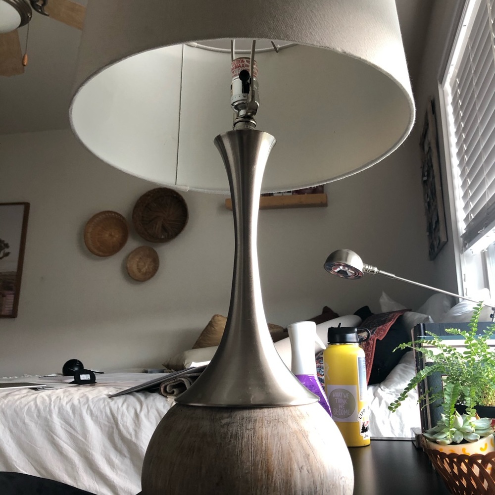 Lamp and lamp shade